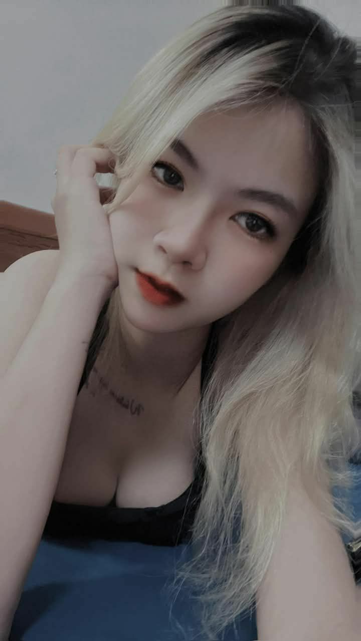 Người yêu đĩ trẻ phục vụ 2 anh trai cuồng dâm